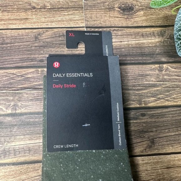 Lululemon Men's Daily Stride Crew Sock NWT Size XL (MEOL/GGRE) - Picture 3 of 10